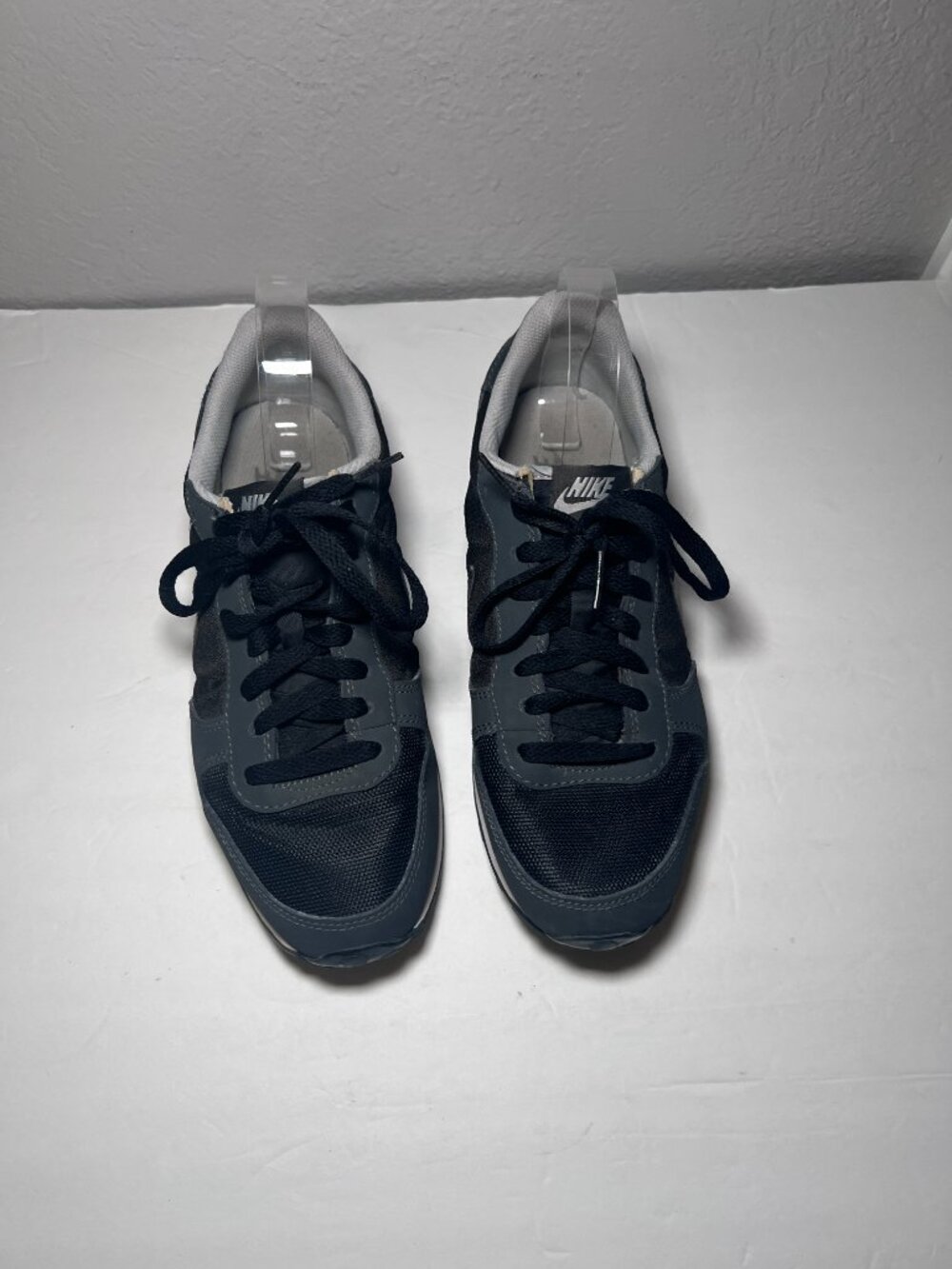 Nike Women Size 9 Genicco Sneakers Black Gray Low Top - Picture 3 of 12